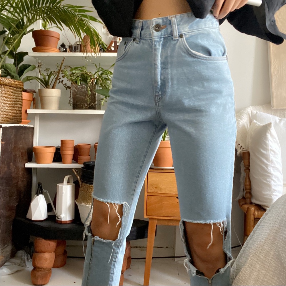 The Ragged Priest Burner Cut-Out Mom Jeans Size 26